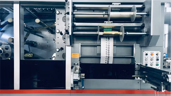 Автоматическая машина для высечки и высечки горячего тиснения фольгой для тиснения бумаги для обложек книг, дизайна торговых марок, рекламы и пластиковых изделий